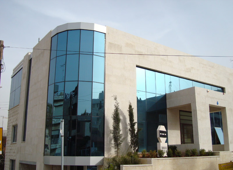 aboutus01